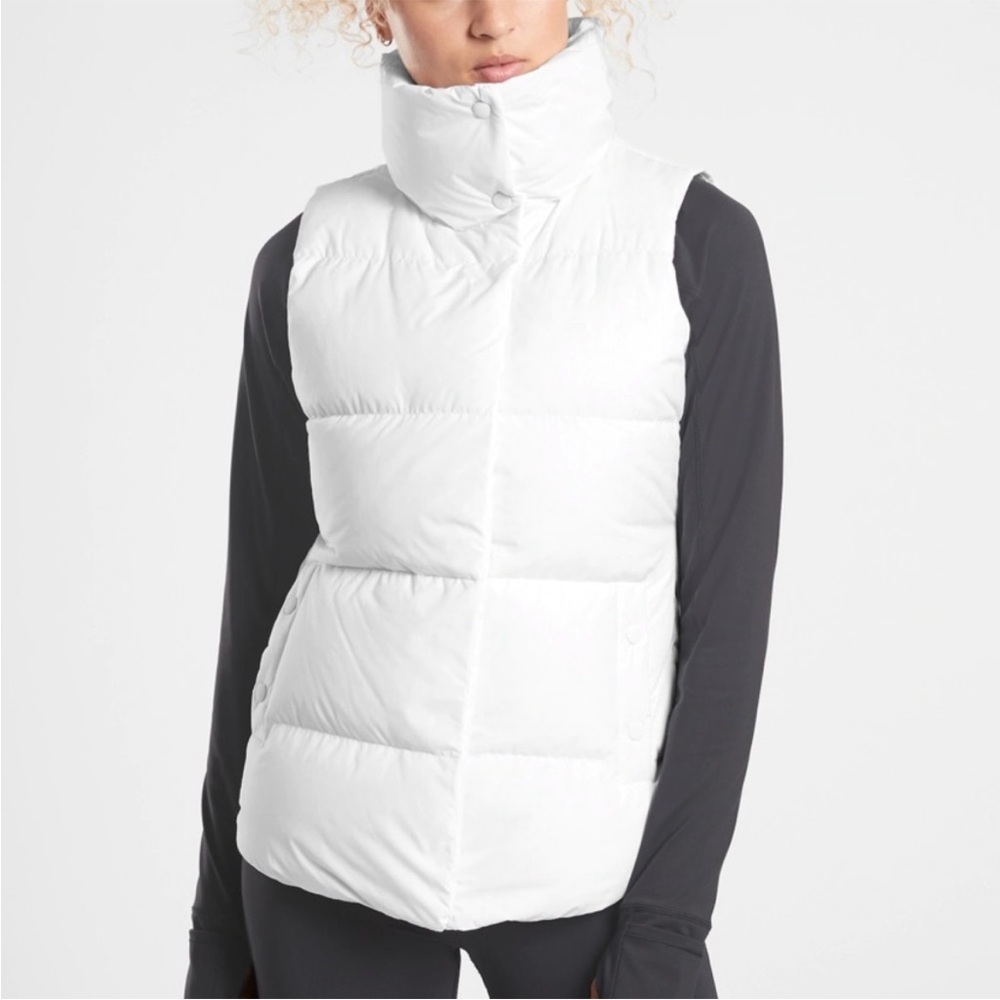 Athleta Downtown Puffer Vest - White
